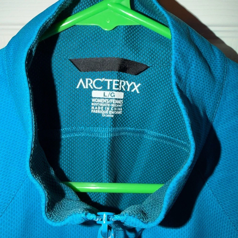 Arc'teryx Teal Women's Light Weight Jacket - Picture 3 of 4